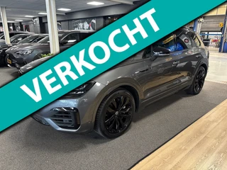 Volkswagen Touareg 2023 - 3.0 TSi eHybrid 4MOTION R 462pk / pano / leer / trekhaak / luchtvering / camera te koop