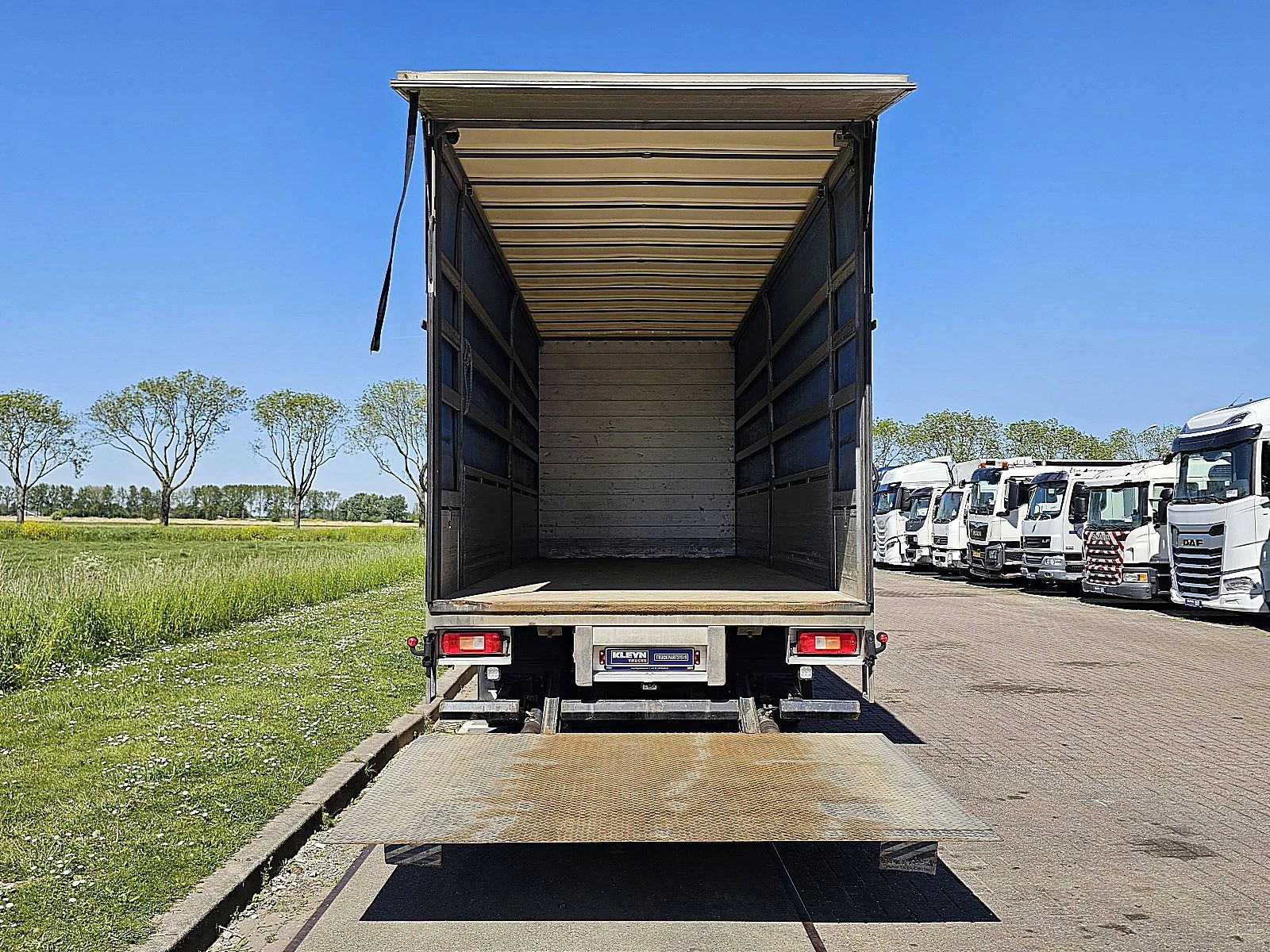 Volvo 2019 - FM 330 zdjęcie 14