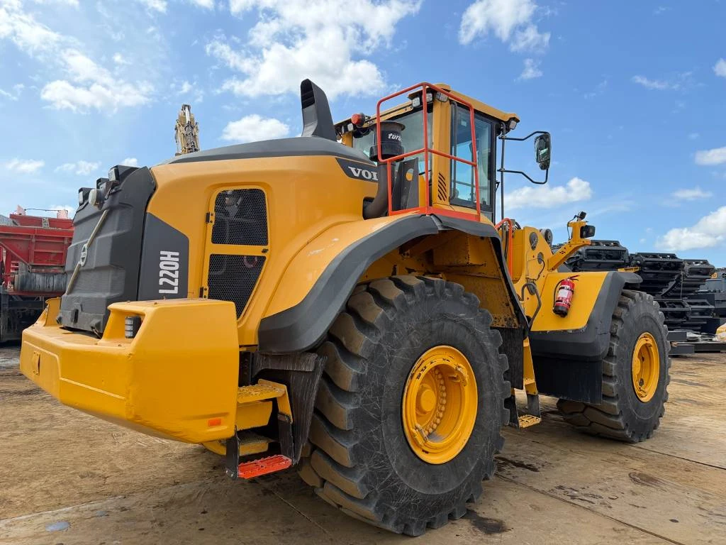 Volvo 2017 - L220H ( PERFECT CONDITION ) afbeelding 5