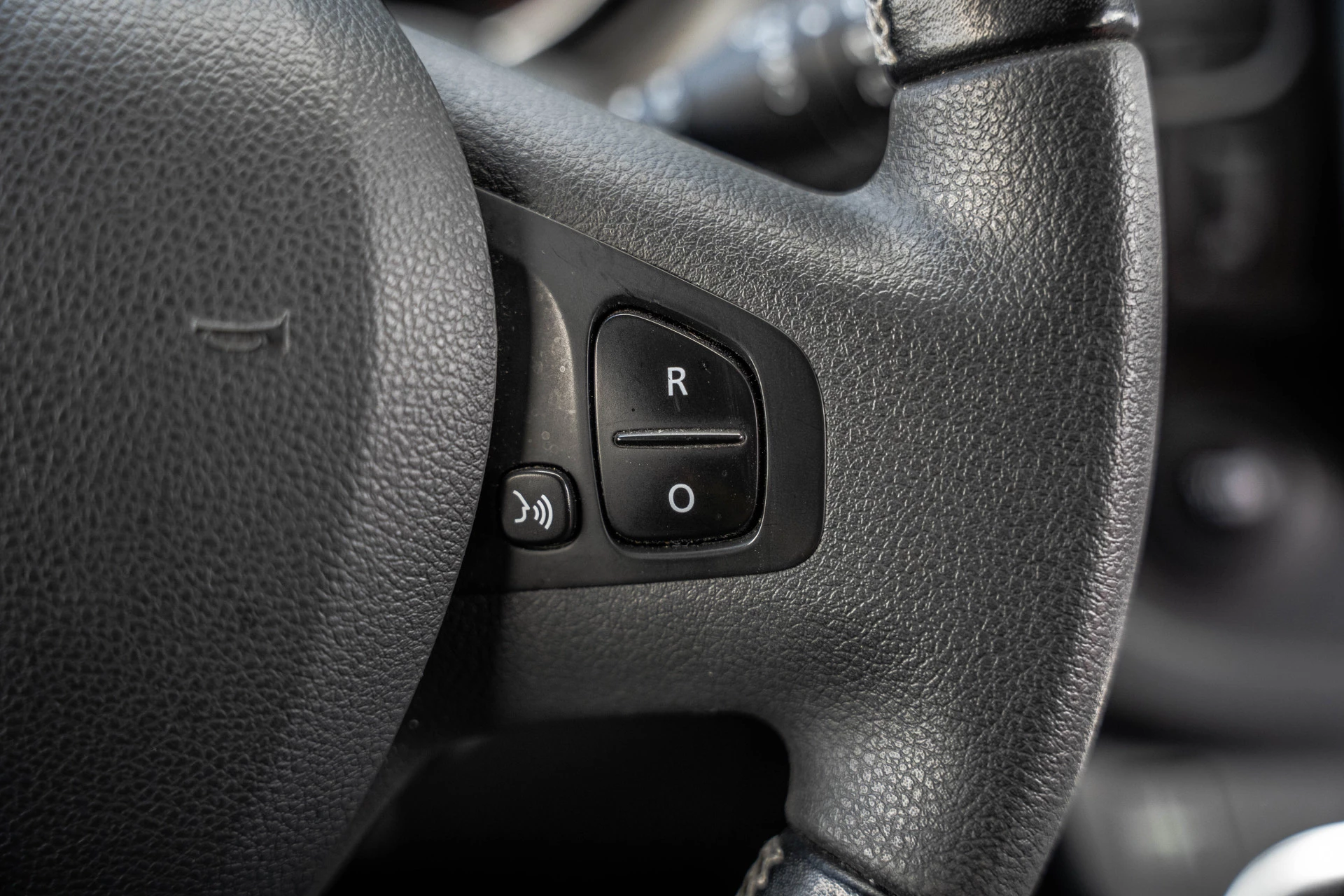 Renault Trafic 2018 - Passenger **1.6dCi 9-Pers L2H1 | Incl. BPM, BTW vrij | R-Link | Navi | Airco | Cruise | PDC | MF Stuur | Start / Stop** zdjęcie 19