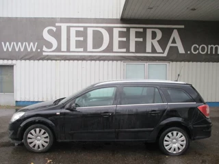 Opel Astra 2009 - 1.7 CDTI , NOT RUNNING , Navi , Airco , lederen bekleding obrazek 2