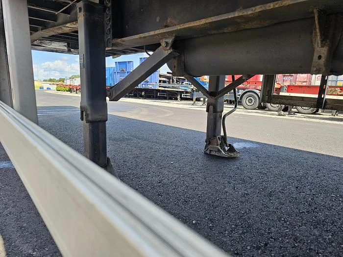 Fruehauf ONCRK 22-110A | STEERING AXLE |CURTAINSIDER TRAILER | LOADING LIFT| DUTCH TRAILER. 2001 afbeelding 42