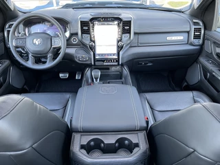 Dodge Ram Pick-Up 2024 - 5.7i V8 HEMI eTorque 400PK CREW CAB REBEL GT | BPM VRIJ | RAMBOX | LUCHTVERING | LPG | LAADBAKKLEP | TREKHAAK | PANODAK | 360CAM | DIGITAAL DASHBOARD afbeelding 34