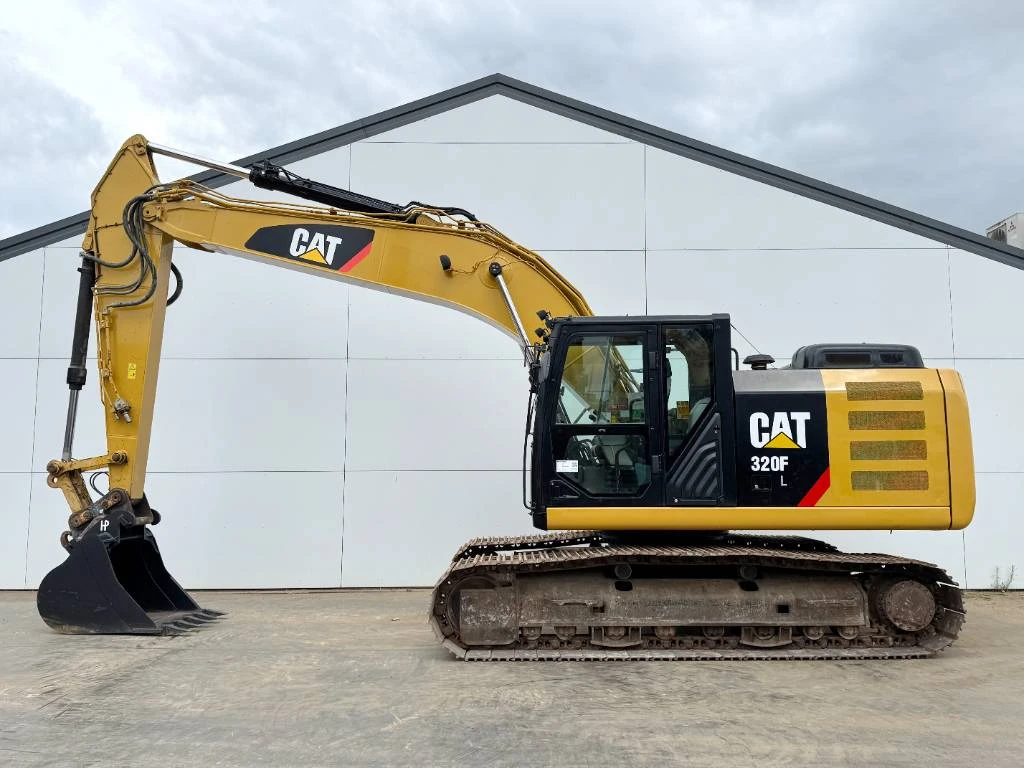 Cat 2017 - 320FL - New Bucket / Hammer Lines / Camera afbeelding 1