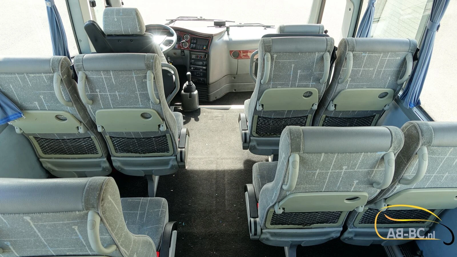 Isuzu Turquoise 30 seats EURO 6 2016 afbeelding 76