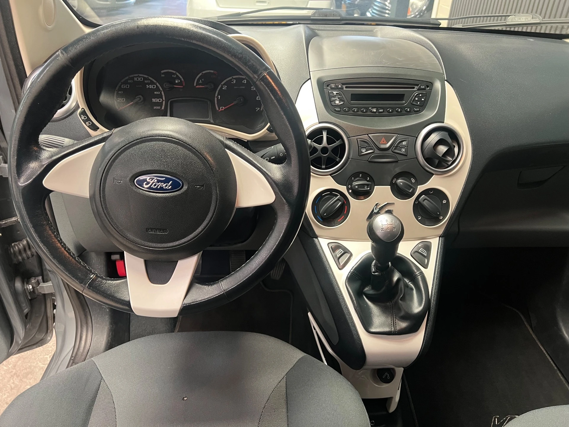 Ford Ka 2010 - 1.2 Titanium X 2e Eigenaar - Distibutie vervangen - Zeer Netjes. image 3