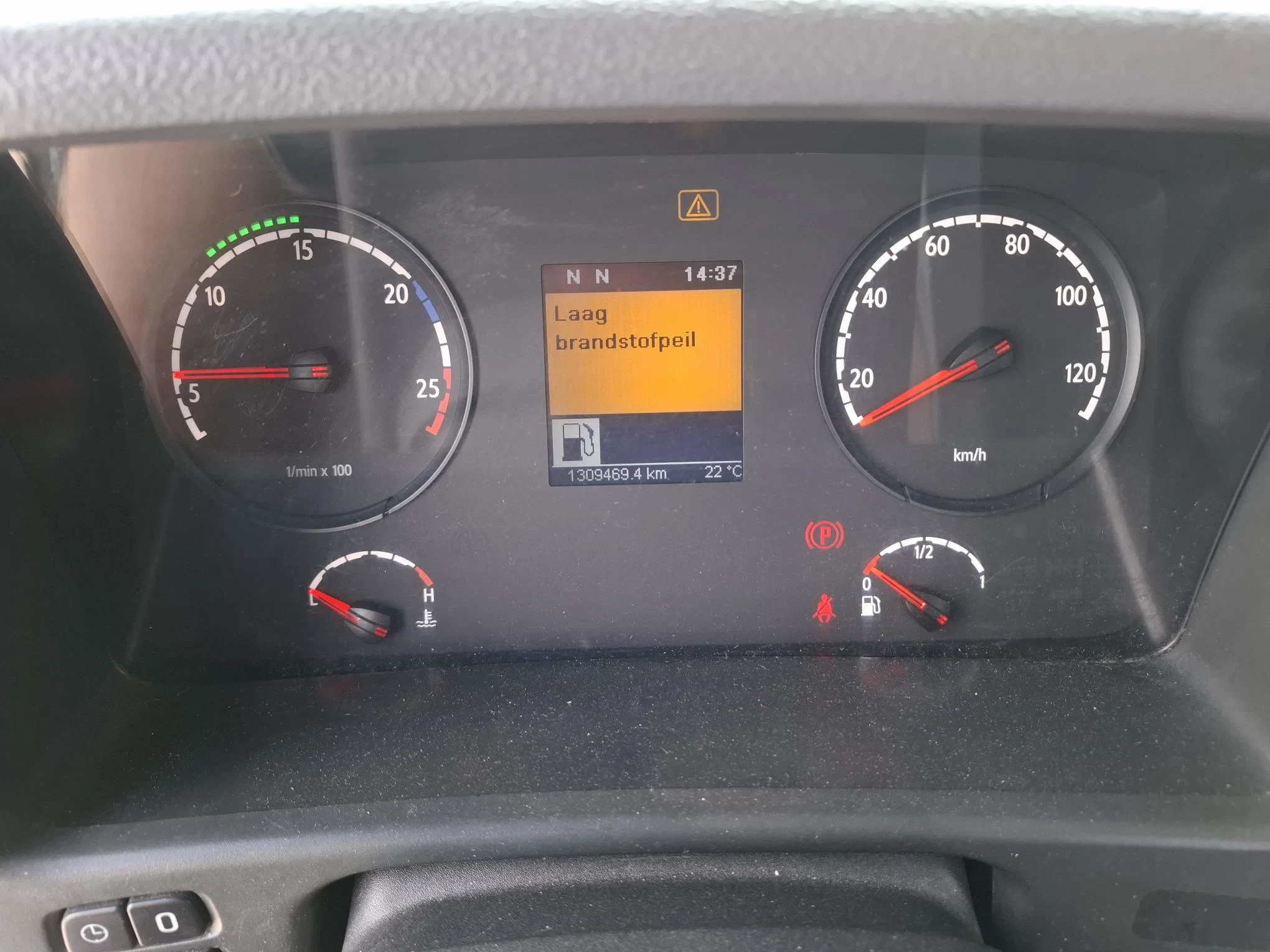 Scania P 2012 - P420 / GOOD TYRES / AIRCO / AUTOMATIC / EURO-5 / 2011 obrázek 15