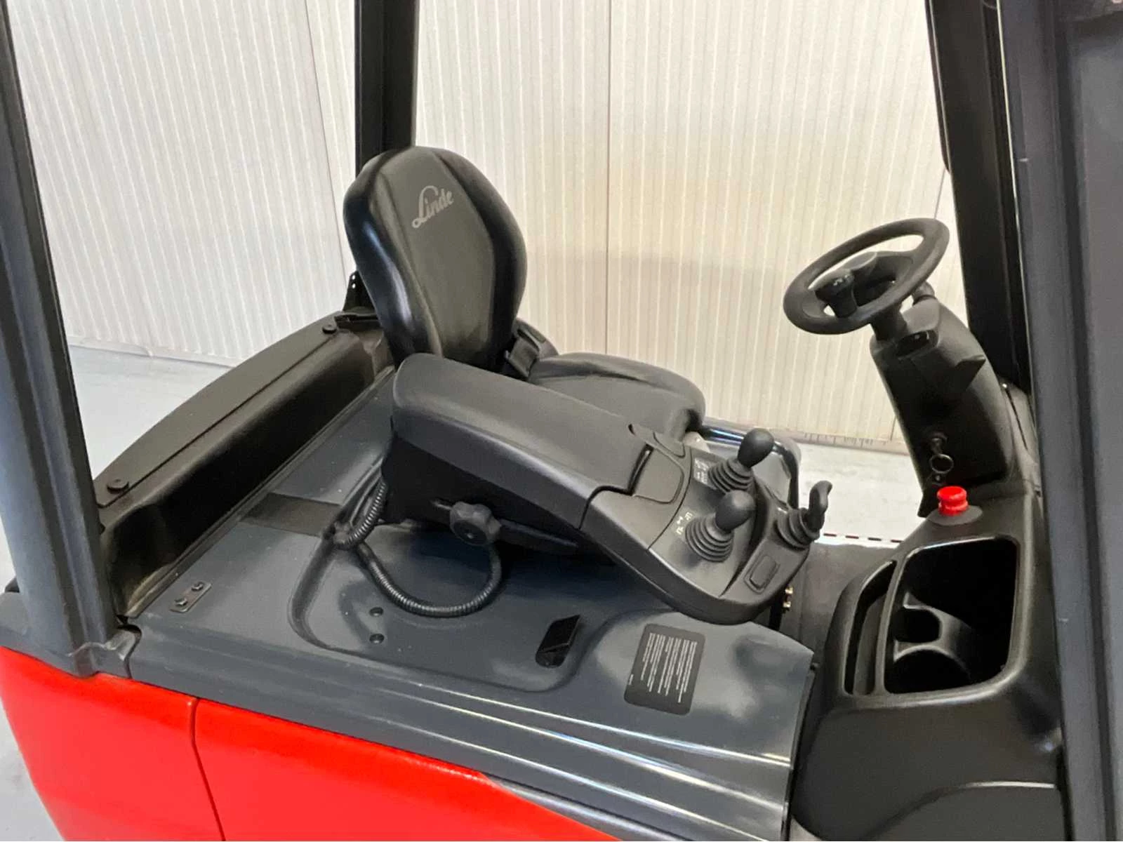 Linde 2015 - E16-02 Triplex - Freelift - Sideshift - Acculader afbeelding 14