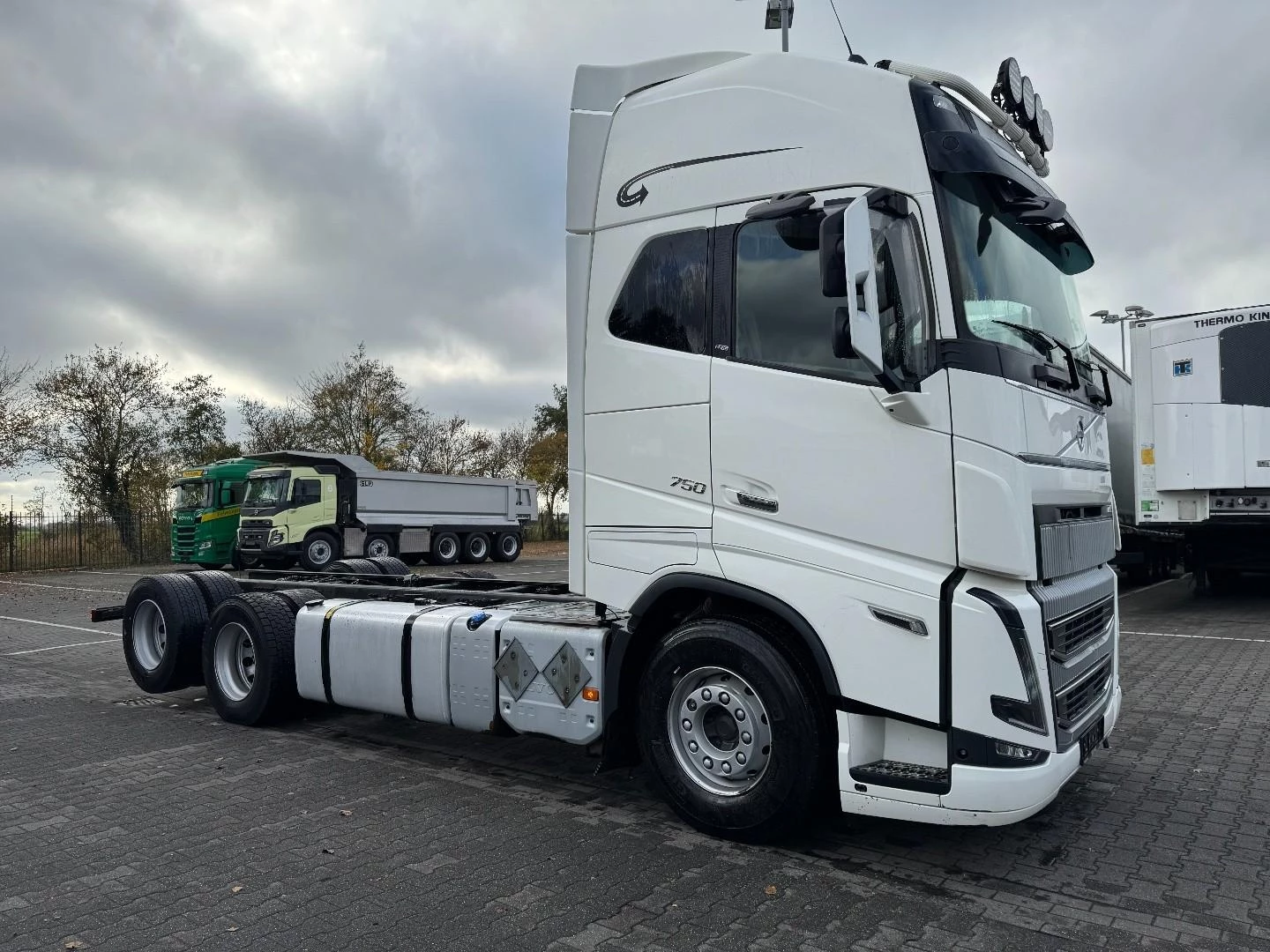 Volvo FH 2021 - Fh750 6x2,6x4 ,Tandemlift ,retarder ,full spec afbeelding 1