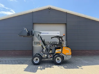 Giant G2700 X-TRA HD+ minishovel NIEUW skid banden €695 LEASE 2026 afbeelding 2 miniatuur