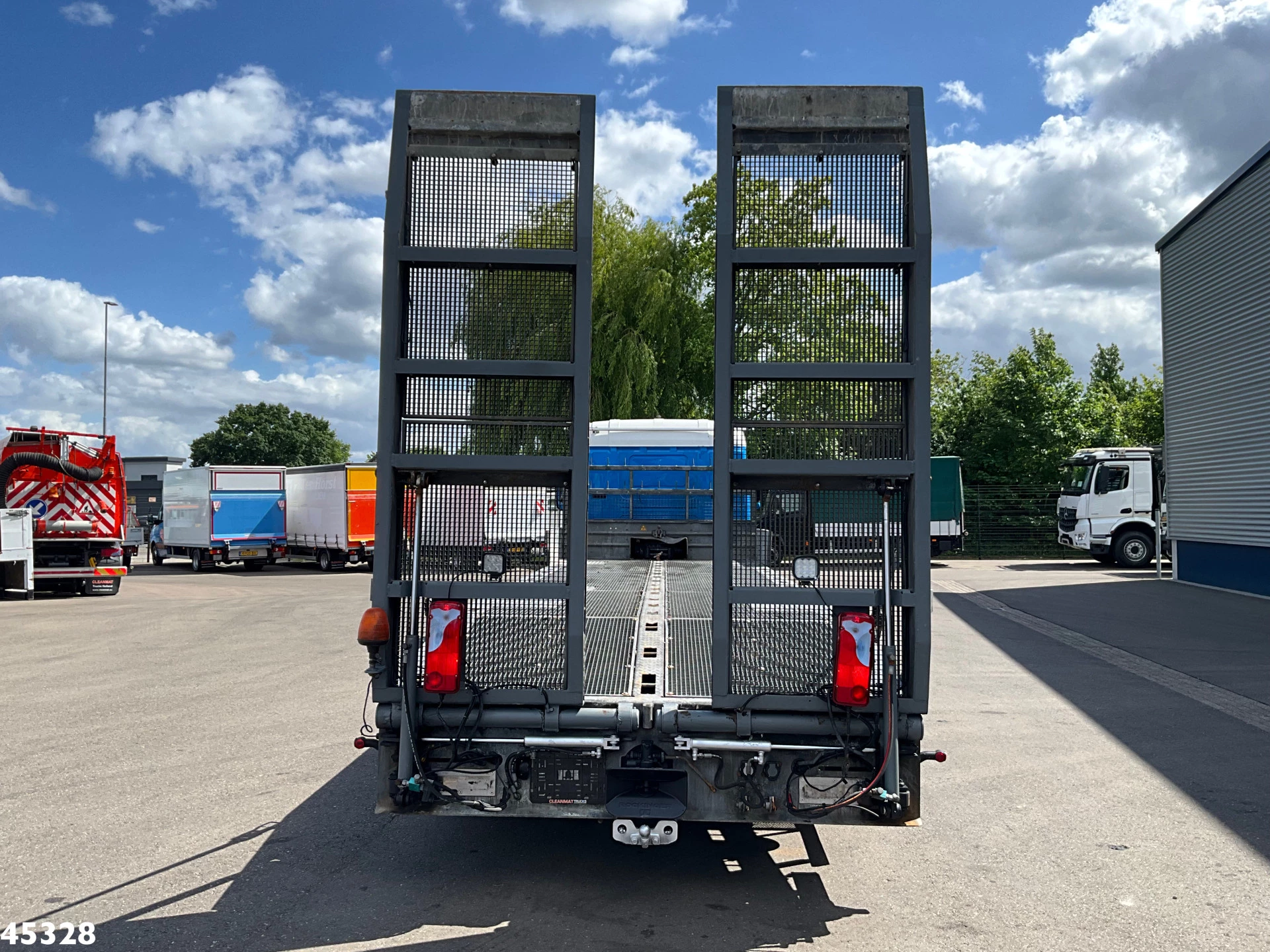 Scania P 2014 - 410 8x2 Euro 6 Retarder Autotransporter met hydraulische oprijrampen afbeelding 7