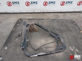 Renault N/A 2015 - Occ spatbordbevestiging + steun Renault obrazek 1