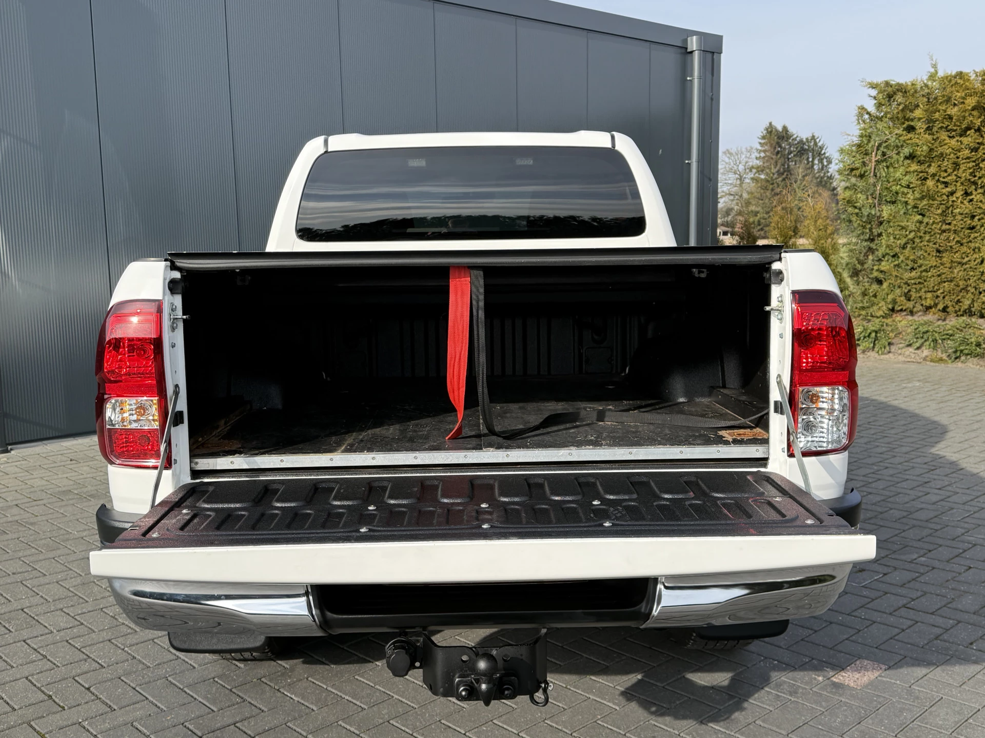 Toyota Hilux 2021 - 2.4 D-4D AUTOMAAT / 4x4 / 1e EIG. / 3.500 KG AHG / CAMERA / TREKHAAK / ECC / CRUISE / CARPLAY zdjęcie 6