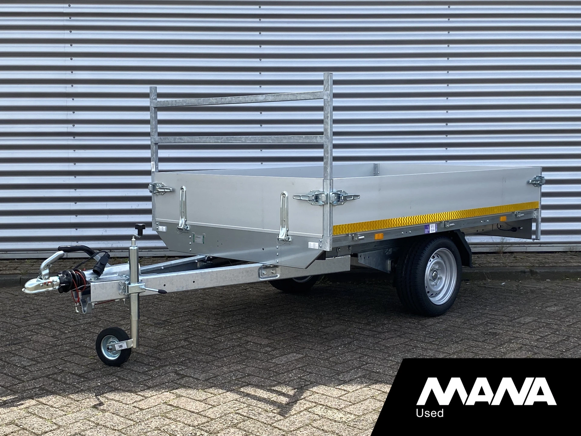 Eduard P3 2024 - 2314 Plateau 1350kg 230X140 Voorrek Neuswiel afbeelding 1