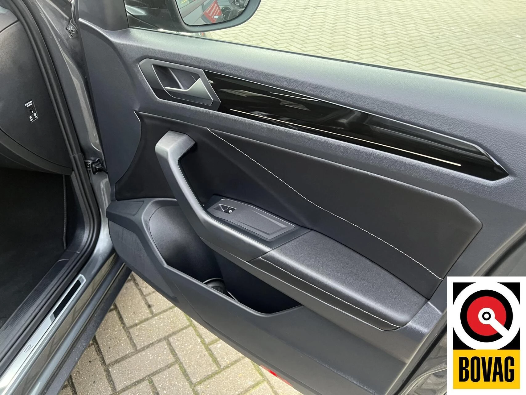 Volkswagen T-Roc 2023 - 1.5 TSI 3x R-Line Business, Cam, Leder, FULL image 25