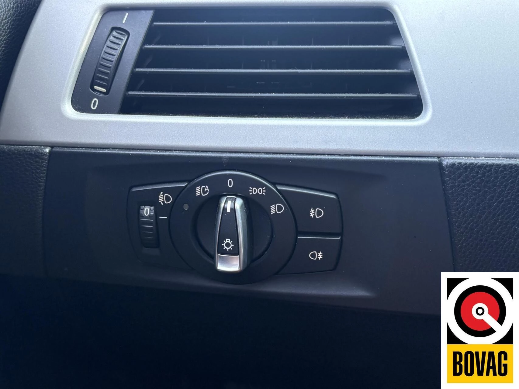 BMW 3 Series 2010 - Touring 320i High Executive auto loop op 3 cilinder. Bild 24