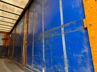 Volvo 340 2009 - FM 6X2 DHOLLANDIA 2000 KG CURTAINS image 9