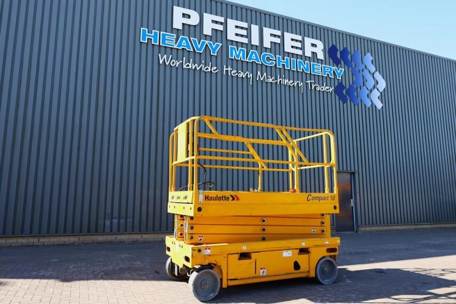 Haulotte 2011 - Compact 10 Electric, 10m Working Height, 450kg Cap immagine 1