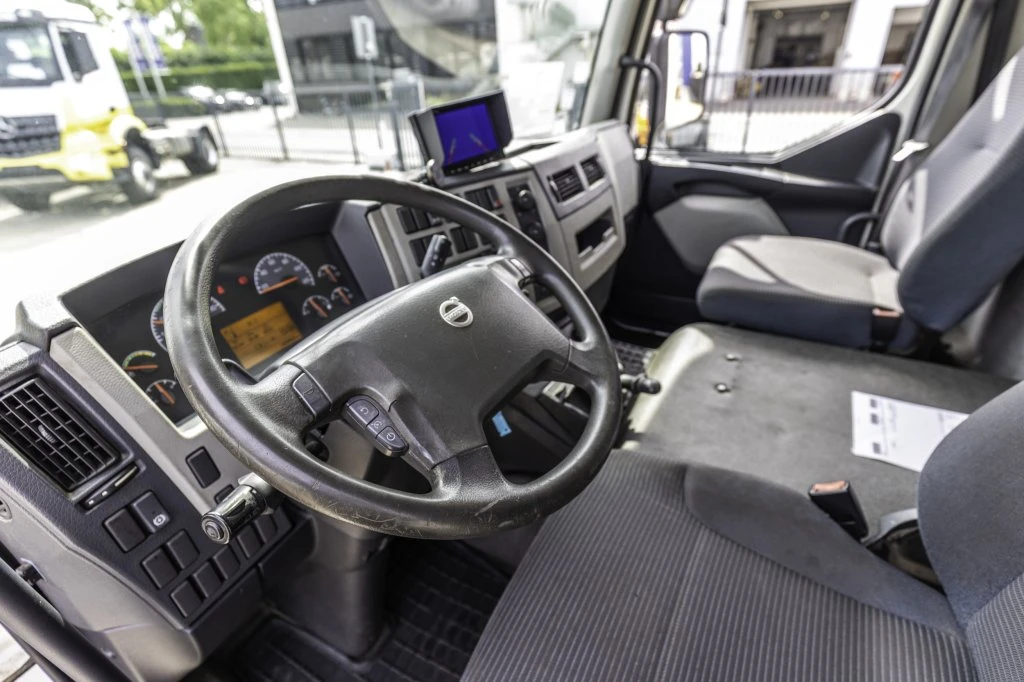 Volvo 240 2010 - FL (12T.) + DHOLLANDIA 2T. afbeelding 11