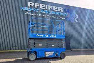 Genie 2013 - GS3246 Electric, Working Height 11.75 m, 318kg Cap zu verkaufen