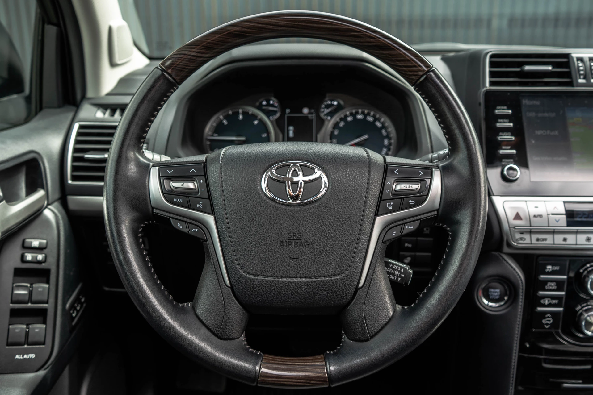 Toyota Land Cruiser 2022 - 2.8D-4D | 204 PK | 4X4 | Vol Opties | Automaat | Luchtvering | 360° camera | Adapt.Cruise | Stoelverw. & -koeling | LED obrázek 14