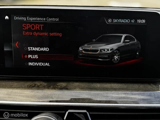 BMW 5 Series 2018 - 540i High Executive image 27