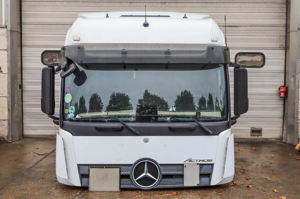 Mercedes-Benz 2018 - MP4 BIGSPACE image 1