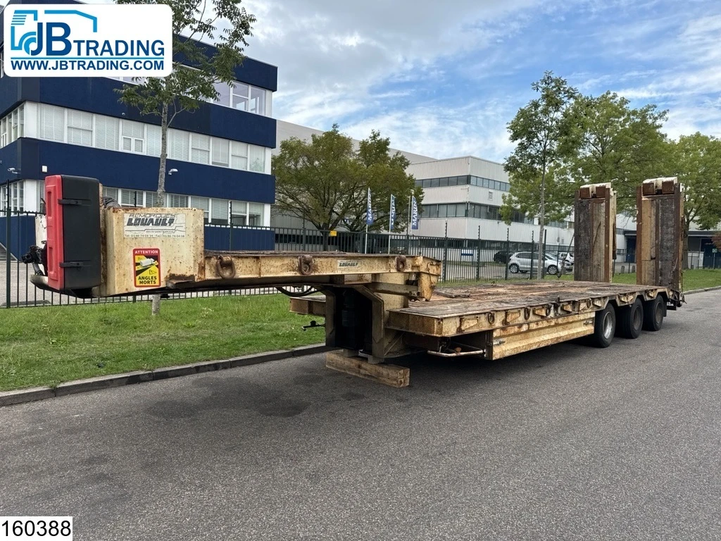 Louault 2007 - Lowbed 34,000 kg, Steering axle, Hydraulic, Winch image 1