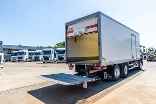 Renault N/A 2017 - D26.320-6x2+DHOLLANDIA 2T. image 9