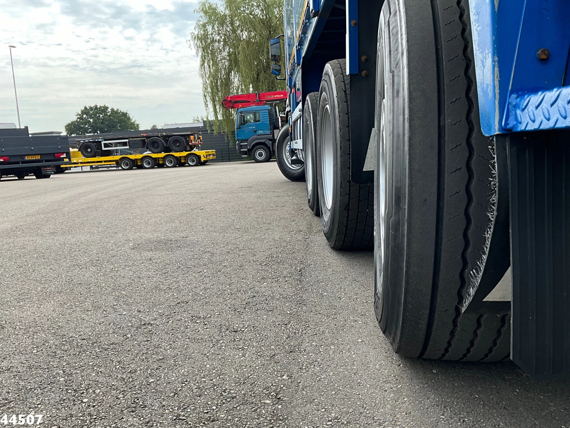 Volvo FMX 450 8x4 Hiab 63 Tonmeter laadkraan + Fly-Jib 2013 afbeelding 13