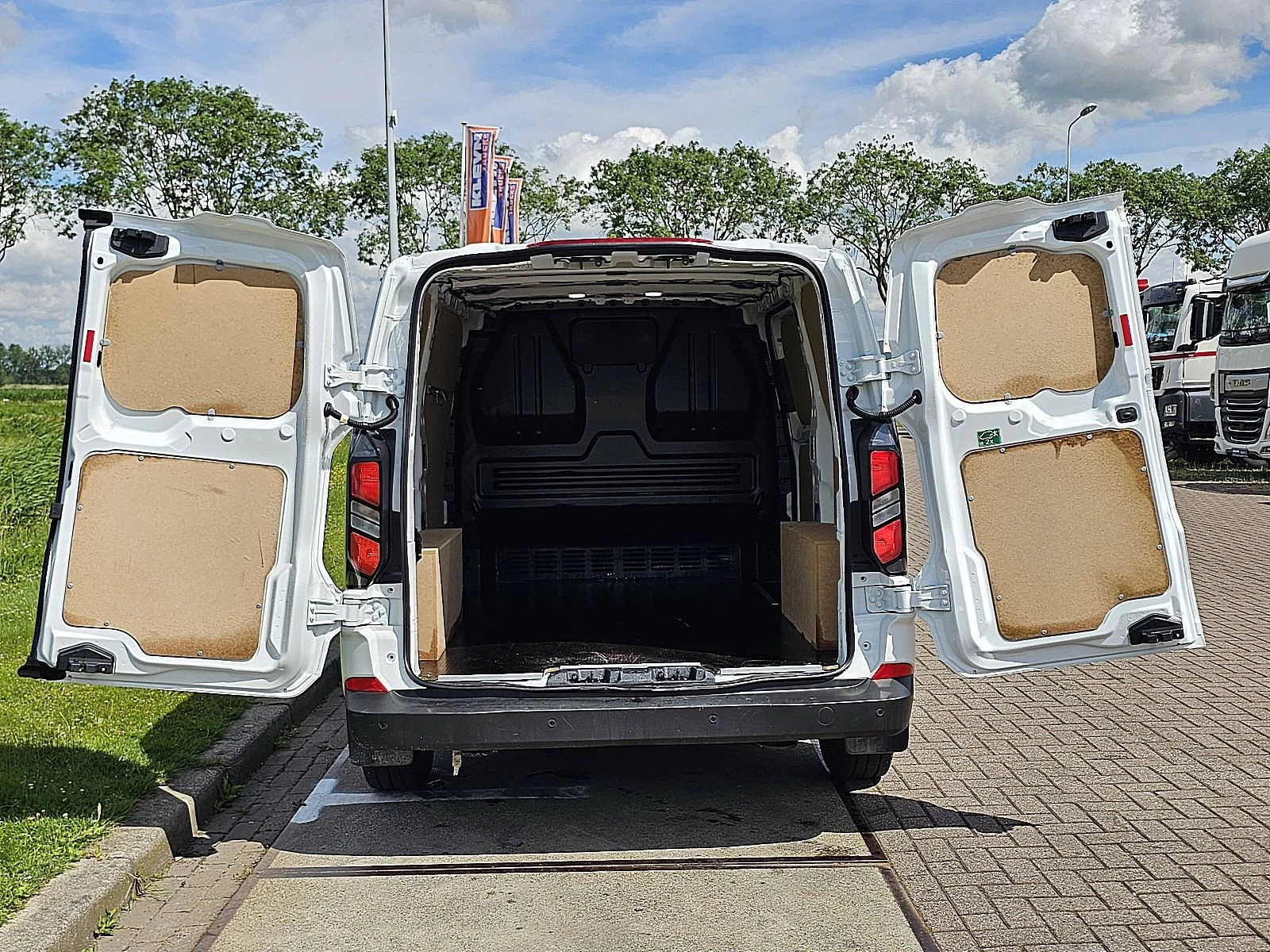 Ford Transit Custom 2024 - 2.0 obrázek 11