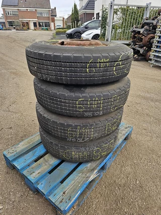 PIRELLI FR 12 825/R 15 | LOWLOADER TIRES. 1990 - N/A obrazek 3