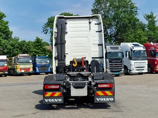 Volvo FH 2023 - 13.500 Globetrotter XL 6x2 - Retarder - Full air - Leather - Camera imagen 6