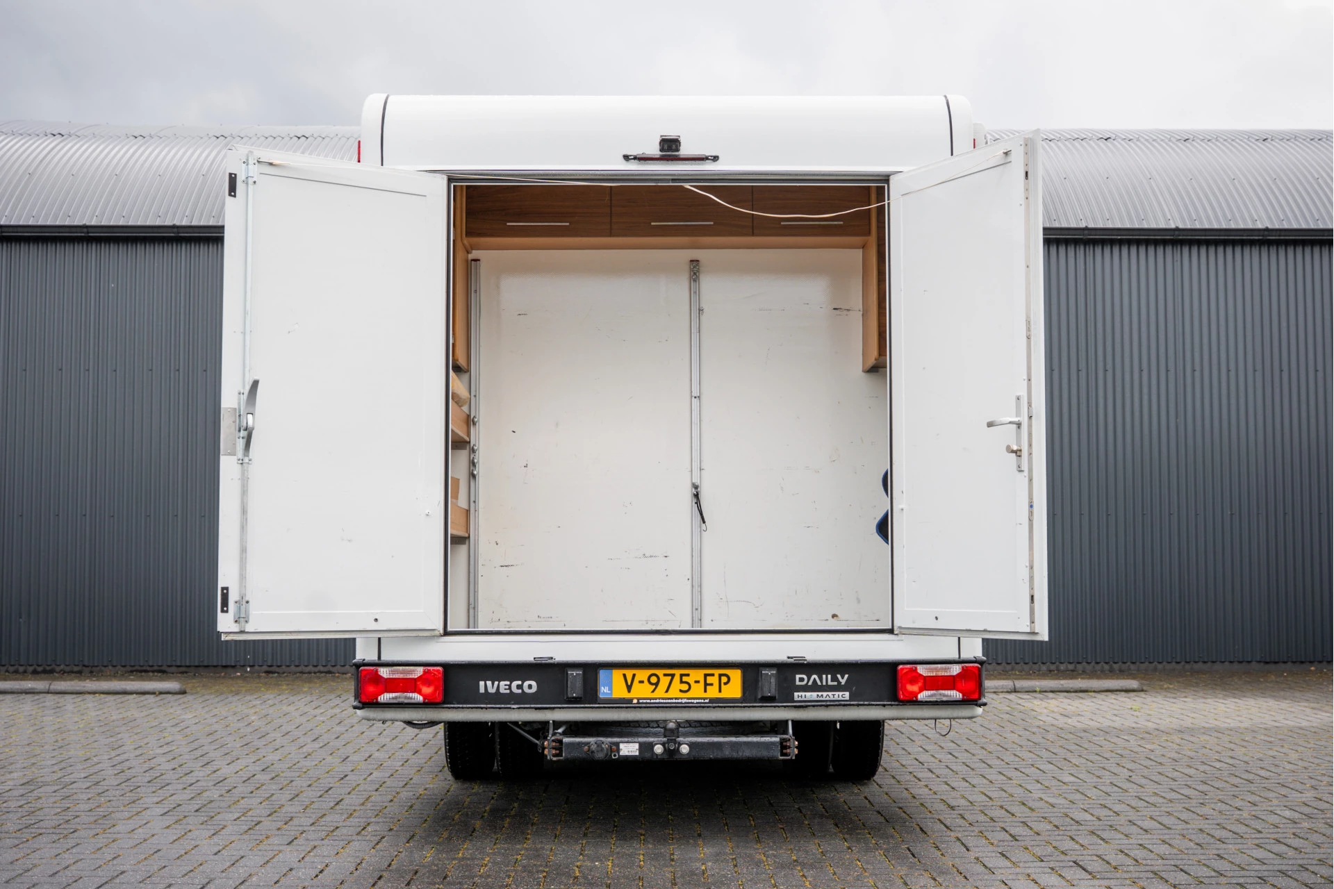 Iveco Daily 2017 - 40C18 3.0L 180PK | Camperkandidaat | 1ste Eigenaar | Automaat | Euro 6 | Camera | 3.5T Trekgewicht imagen 9