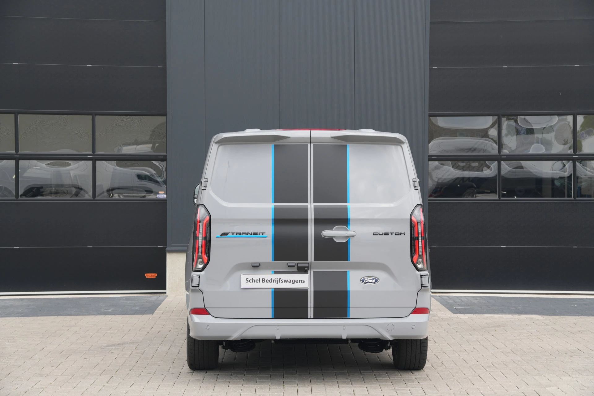 Ford E-Transit Custom 2026 - 340 L2H1 Sport 71 kWh 218pk - 2x Schuif - AGR Stoel - ACC - B&O - Navi - Stoel/Stuurverwarming - 360 Camera - Blindspot - Wegklapbare Trekhaak - Rijklaar Bild 7