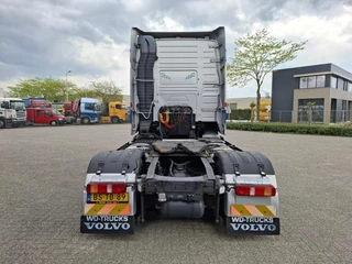Volvo FH 2007 - 13.440 / GLOBETROTTER XL / NL TRUCK / DOUBLE TANK / TUV:10-10-2026 / ALCOA / FRIDGE / ♫ EXHAUST SYSTEM ♫ / AUTOMATIC / EURO-5 / 2007 obrazek 4