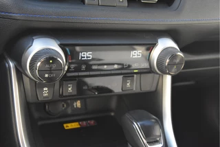 Toyota RAV4 2024 - 2.5 Hybrid Style + Bi-Tone zdjecie 17