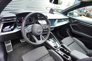 Audi A3 2022 - Sportback 30 TFSI S edition ACC Apple Carplay Schuif-kanteldak Navigatie Elektrische kofferklep image 2 thumbnail