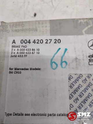 Mercedes-Benz Sprinter - Set remblokken mercedes w903 a0044202720 image 2