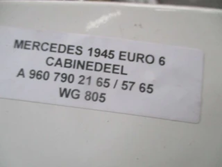 Mercedes-Benz - A 960 790 21 65 // 57 65 CABINE DEEL MP 4 obrázek 2 náhled