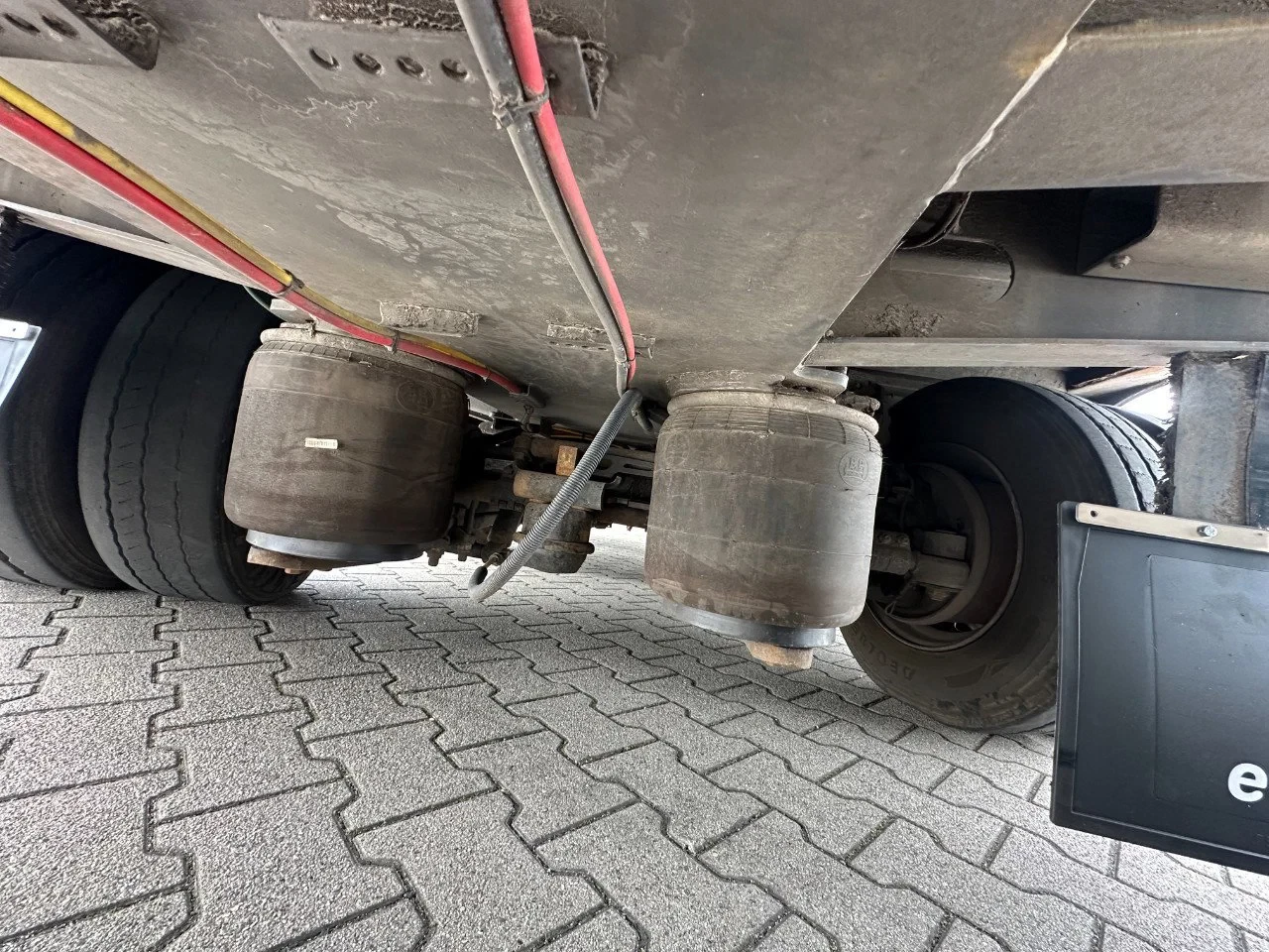 KAESSBOHRER 2022 - Lowbed / 6.00m extendable / hydraulic ramps / steering-axle / lift-axle obrázek 51