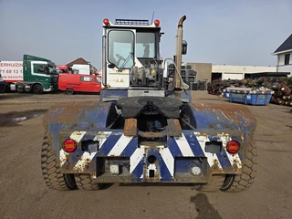 Terberg RT283 | TERMINAL TRACTOR 4X4| TURNING CHAIR. | AUTOMATIC GEAR | 24846 hOURS. 2011 - N/A imagen 4