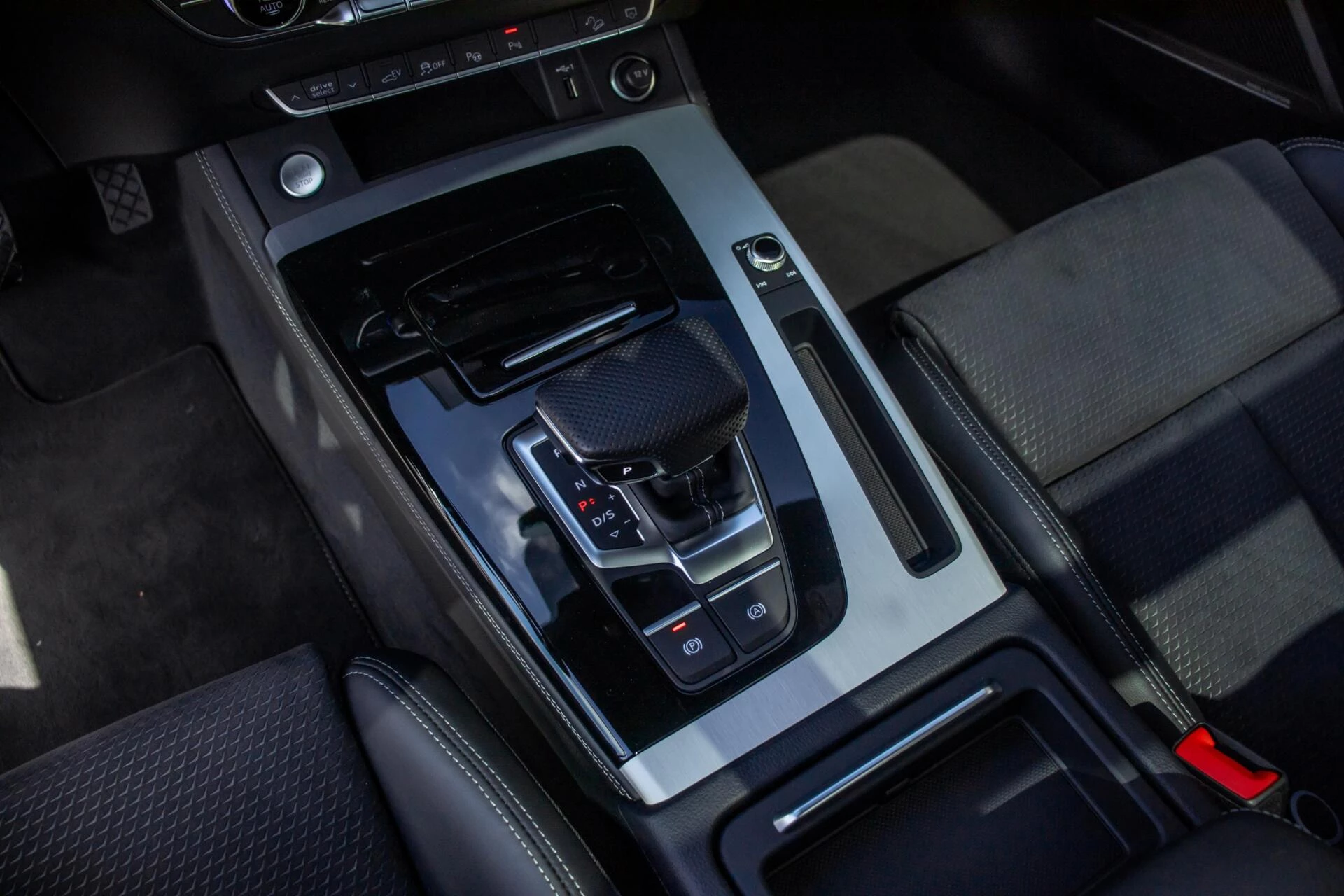 Audi Q5 2023 - 55 TFSI e S-Line Competition, BTW, Pano, Luchtvering afbeelding 19