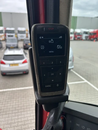 Volvo FH 2017 - 500 Globetrotter 8x2 Tridem / VDL Hook 25 Ton image 12