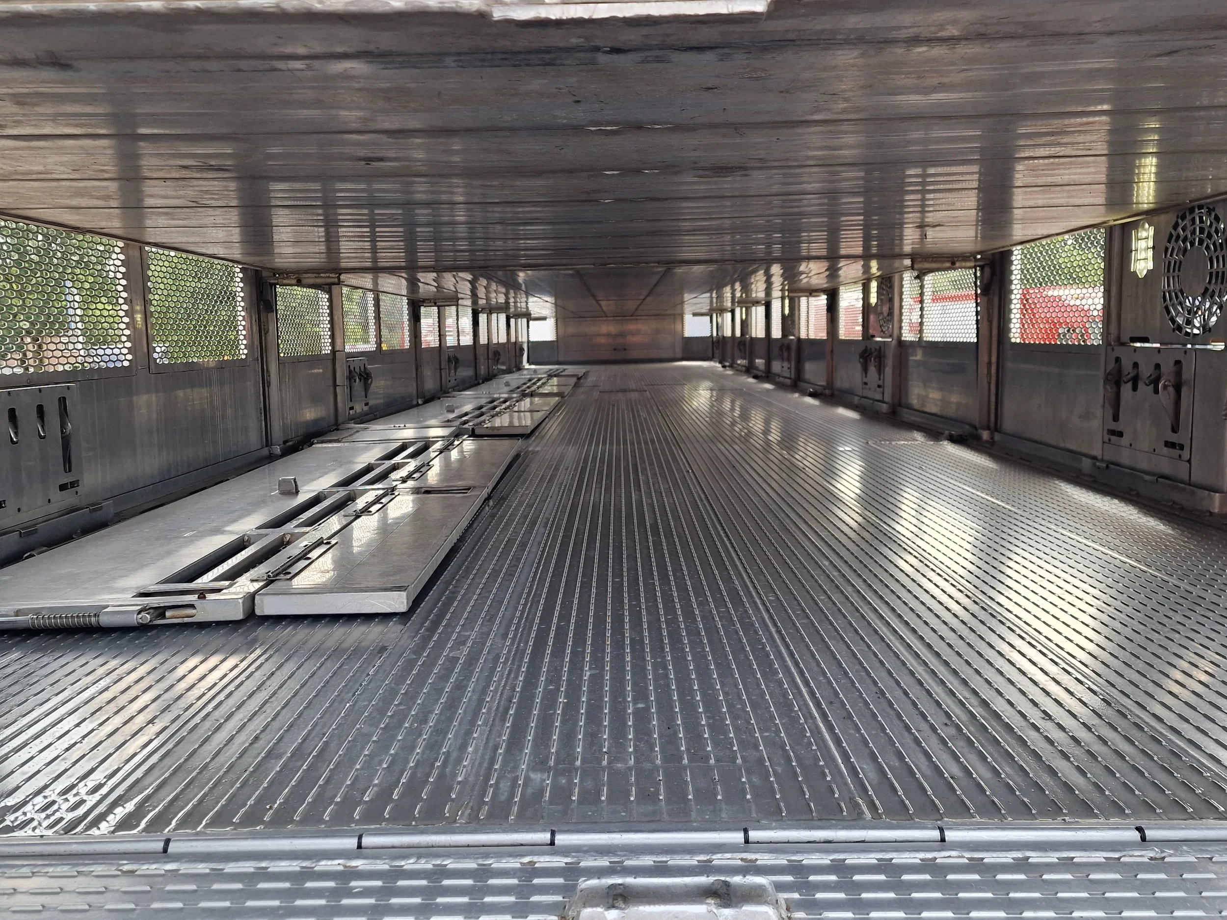 CUPPERS 2013 - 4 stock - new TUV - type 2 - lifting floors - lift / ramp afbeelding 46
