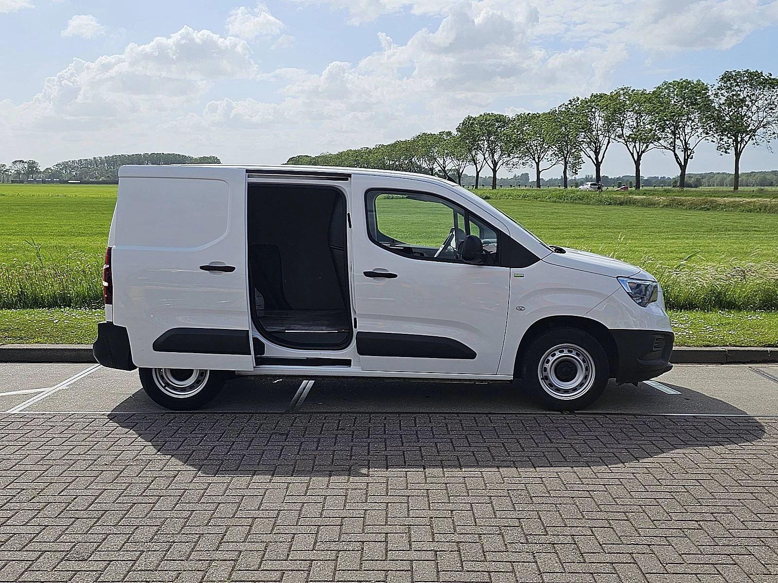 Opel Combo 2022 - 1.5 obrázek 12