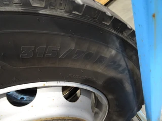 - Geen producent - - MICHELIN315/70 afbeelding 2 miniatuur