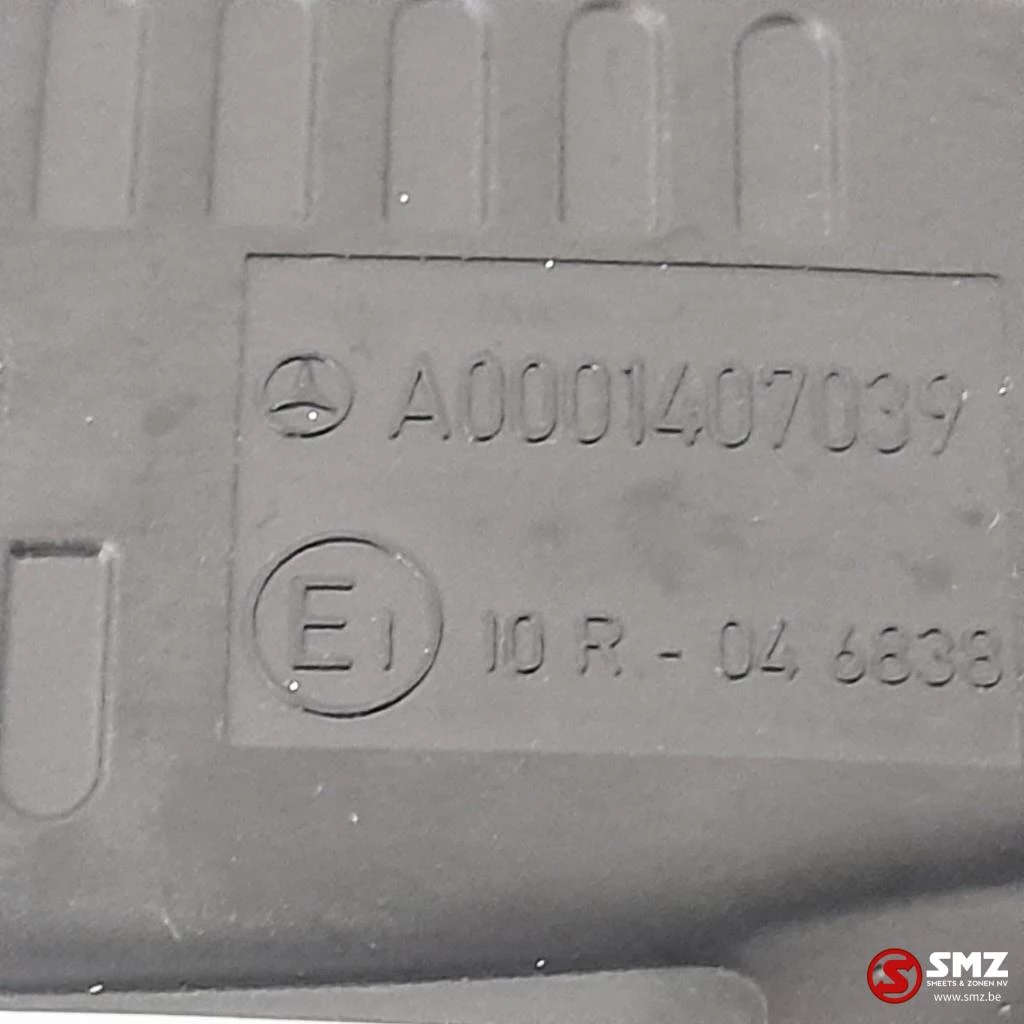 Mercedes-Benz - AdBlue pomp Mercedes afbeelding 6