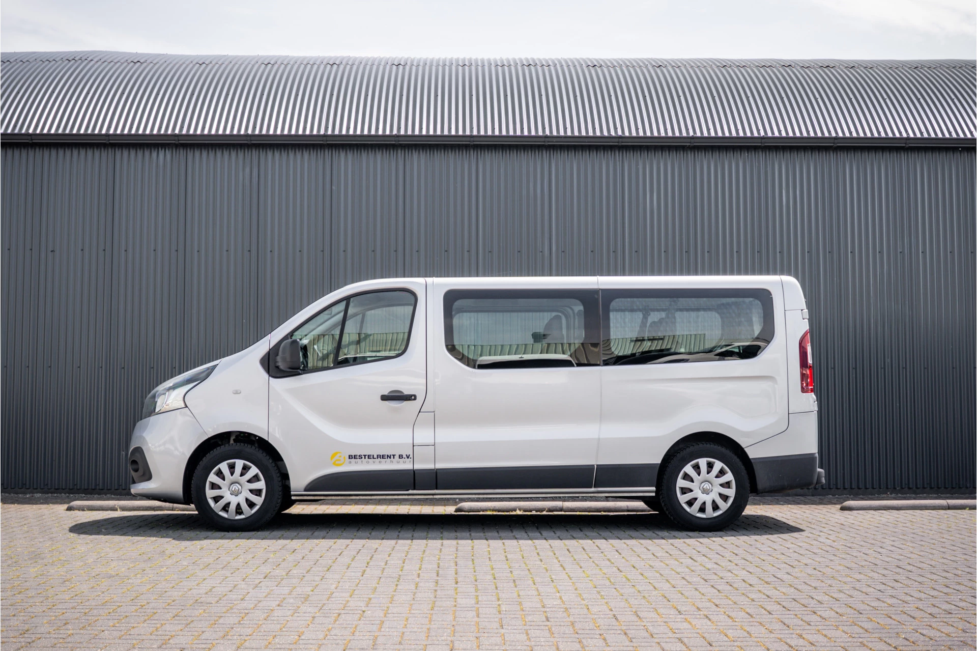 Renault Trafic 2018 - Passenger **1.6 dCi 9-Pers L2H1 | Incl. BPM, BTW vrij | R-Link | Navi | Airco | Cruise | PDC | MF Stuur | Start / Stop** obrázek 5