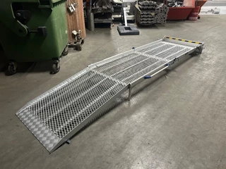 FEAL Rolstoeloprijplaat - Laadklep oprijplaat dubbel opvouwbaar - bgr 37-3 bild 1
